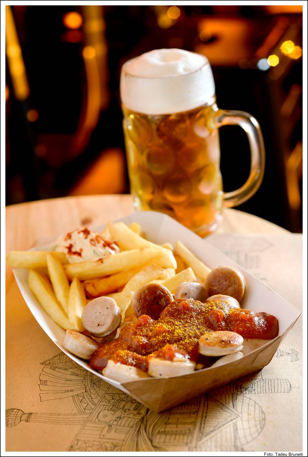 FAST BERLIN - Currywurst - Créditos Tadeu Brunelli