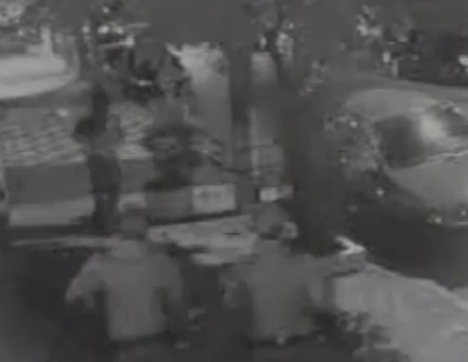 Jovem baleado por policiais durante manifestação deixa o hospital