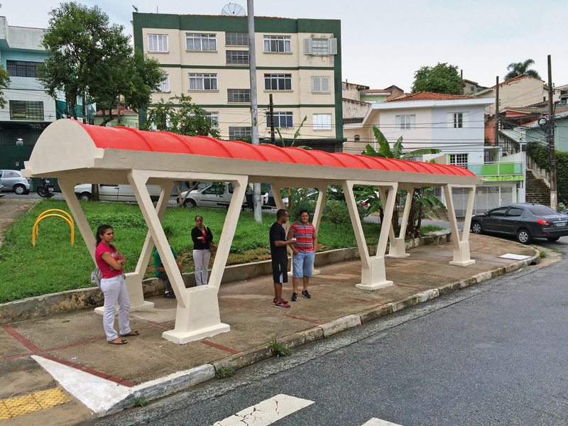 ponto de ônibus mais antigo da cidade