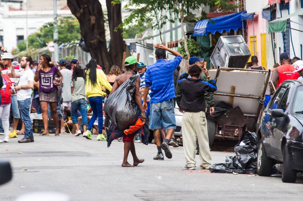 Três guardas civis ficam feridos em conflito na Cracolândia