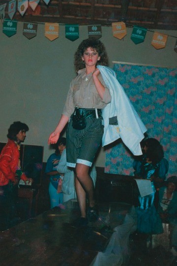 Na adolescência: trabalhos de modelo no Brasil e na Europa Na adolescência: trabalhos de modelo no Brasil e na Europa