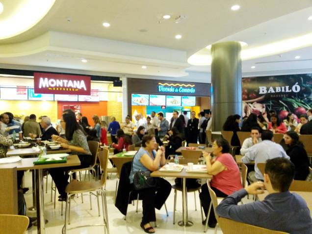 Mais do mesmo: a praça de alimentação no terceiro piso do Shopping Cidade São Paulo