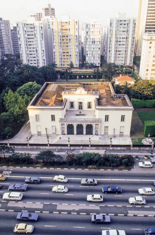 A mansão Matarazzo que ocupava a Avenida Paulista, 1230, nos anos 1990: fim de uma era A mansão Matarazzo que ocupava a Avenida Paulista, 1230, nos anos 1990: fim de uma era