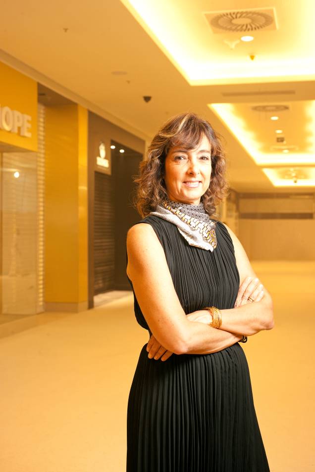 	Renata Rouchou, diretora de desenvolvimento da Starbucks, que trará o conceito das lojas de rua (sofás, poltronas, espaços de conexão de produtos eletrônicos) para o shopping