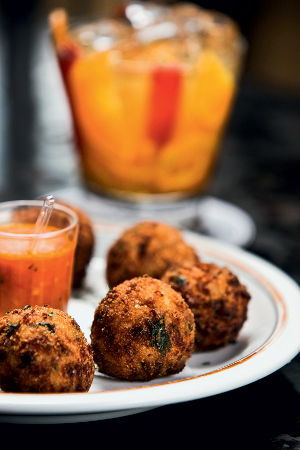 Brasamora reabre como Armazém Veloso e duplica sua capacidade