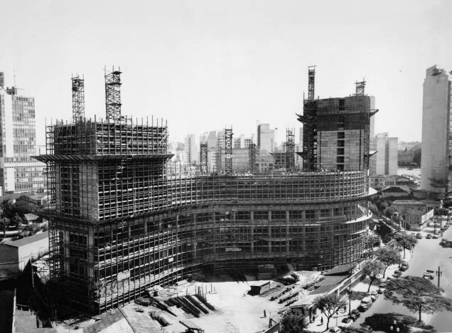 Copan: foto da construção do edifício na década de 1950 Copan: foto da construção do edifício na década de 1950