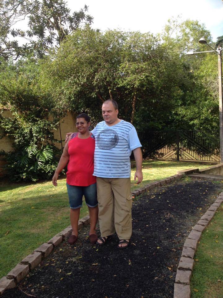 Andr&eacute; e a esposa, Elizena