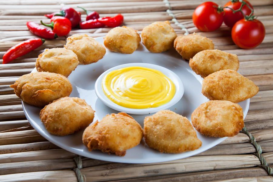 	Pé Pra Fora: bolinho de queijo com molho de manga (R$ 33,90)