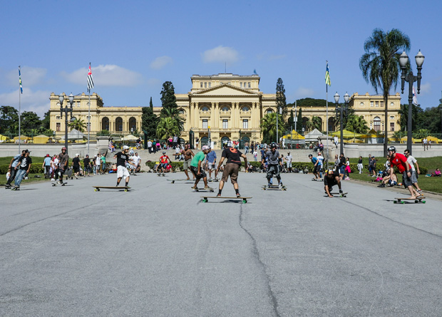 Parque da Independência recebe 25 000 visitantes por final de semana, sendo 15 000 para descer a rampa sobre rodas Parque da Independência recebe 25 000 visitantes por final de semana, sendo 15 000 para descer a rampa sobre rodas