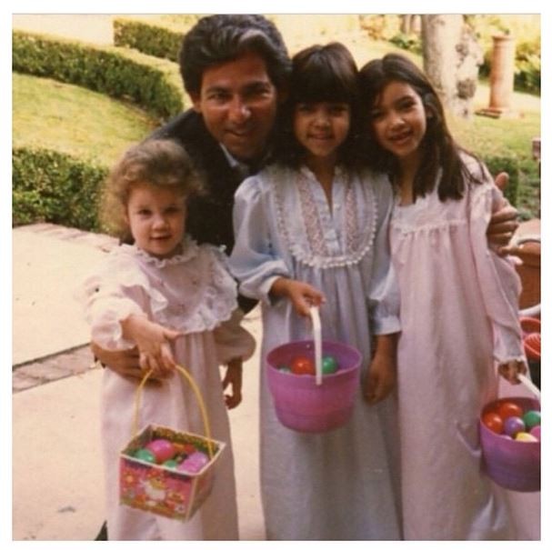 	Kim Kardashian posta foto de sua infância na Páscoa