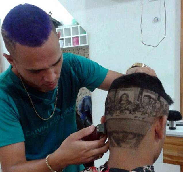 Dailson Cardoso dos Reis trabalha como barbeiro desde os 13 anos