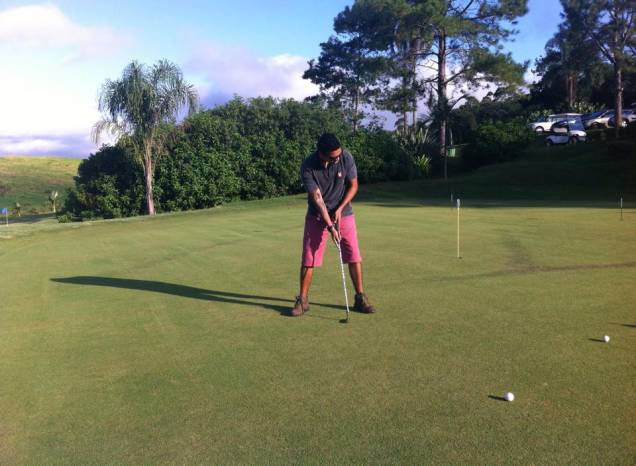 No Facebook, Enio Vilela publicou foto em um campo de golfe em Mogi das Cruzes