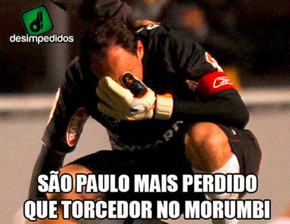 Falha de Rogério Ceni no clássico contra o Palmeiras virou piada nas redes sociais Falha de Rogério Ceni no clássico contra o Palmeiras virou piada nas redes sociais
