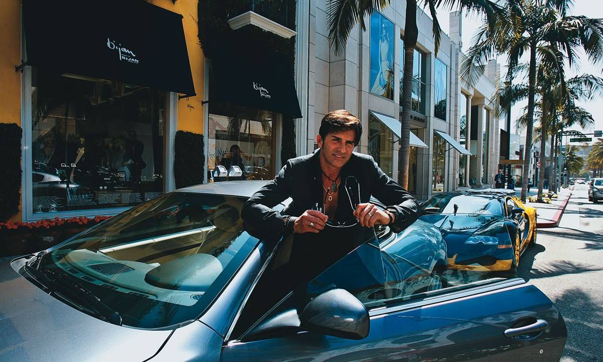 Capa 2270 - Dr. Hollywood com sua Maserati