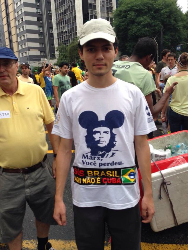 Estampa traz desenho de Che Guevara com orelhas de Mickey