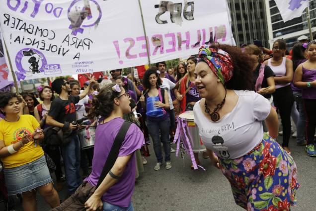 Mulheres exigem fim da violência e respeito em ato na Avenida Paulista Mulheres exigem fim da violência e respeito em ato na Avenida Paulista