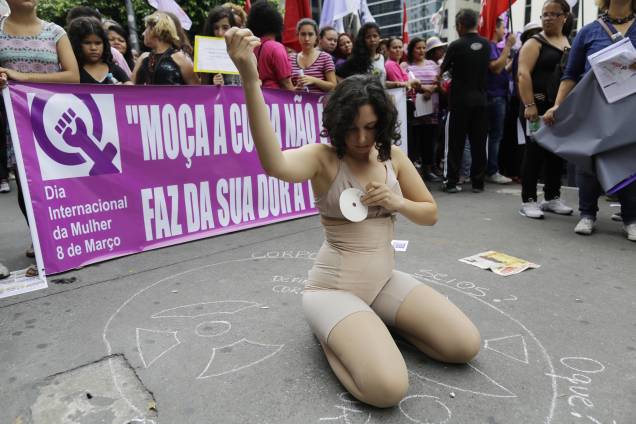 	Protesto bloqueou sentido Consolação da Avenida Paulista no início da tarde deste domingo