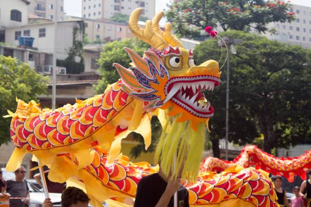 Vermelho, laranja e dourado são as cores ideais para a festividade