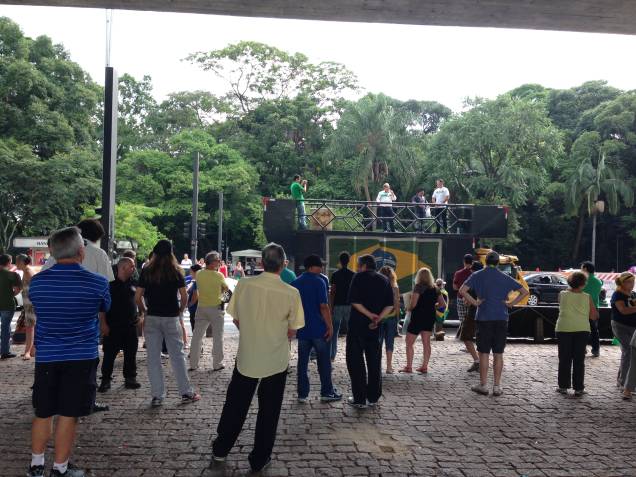 Público acompanhou protesto embaixo do vão do Masp