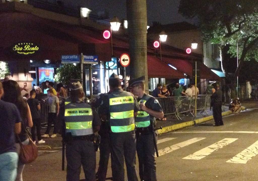 policia-canarval-vila-madalena