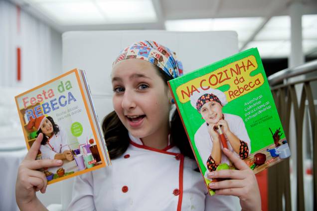 Rebeca Chamma acaba de lançar seu segundo livro: Festa da Rebeca - Receitas Deliciosas para Muita Diversão