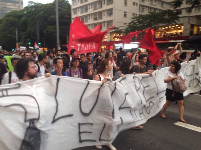 Protesto é contra a falta de água em São Paulo