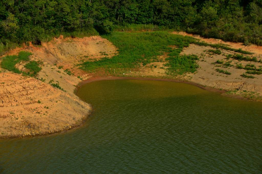 Sistema Cantareira opera com 40,4% da capacidade neste domingo (29)