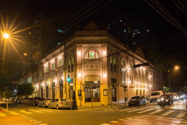 A fachada do Teatro São Pedro, na estação Marechal Deodoro