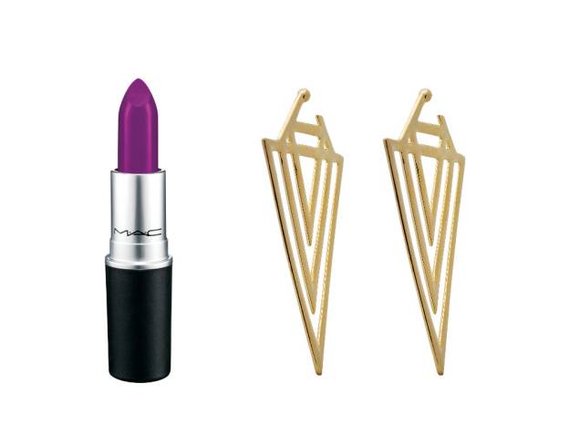 Moderno. A cor inusitada reforça o desenho gráfico do par. Batom Heroine, Mac. R$ 66,00. Shopping Iguatemi, ☎ 3815-5011, www.maccosmetics.com.br. Brincos de metal, Balonè. R$ 39,00. ☎ 4208-6200, www.baloneacessorios.com.br. Moderno. A cor inusitada reforça o desenho gráfico do par. Batom Heroine, Mac. R$ 66,00. Shopping Iguatemi, ☎ 3815-5011, www.maccosmetics.com.br. Brincos de metal, Balonè. R$ 39,00. ☎ 4208-6200, www.baloneacessorios.com.br.