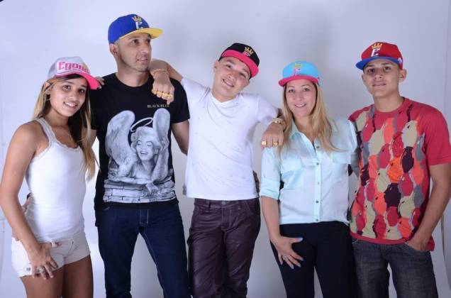A família Castanheira: Stefani (irmã), Rogério (pai), MC Gui, Claudia (mãe) e Gustavo