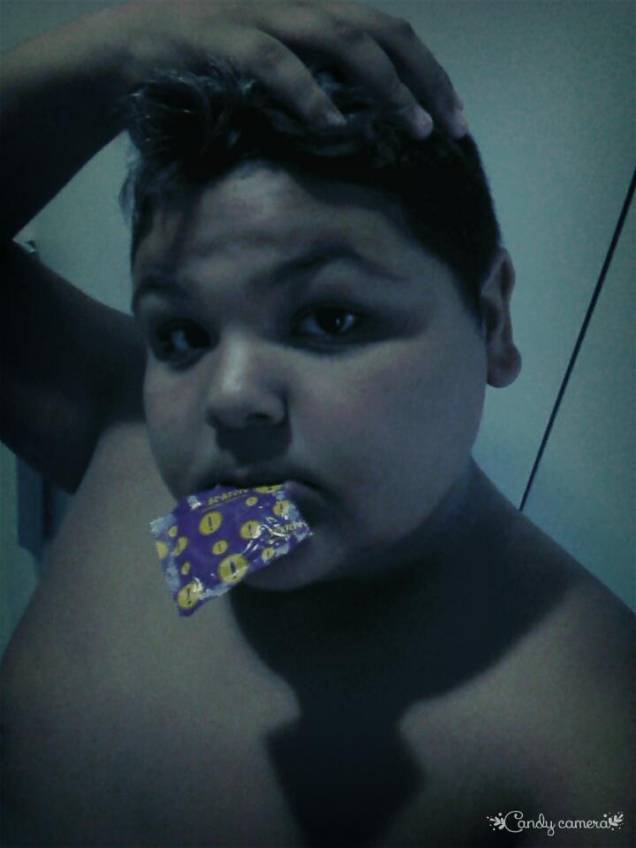 A foto da camisinha que deu projeção ao garoto A foto da camisinha que deu projeção ao garoto