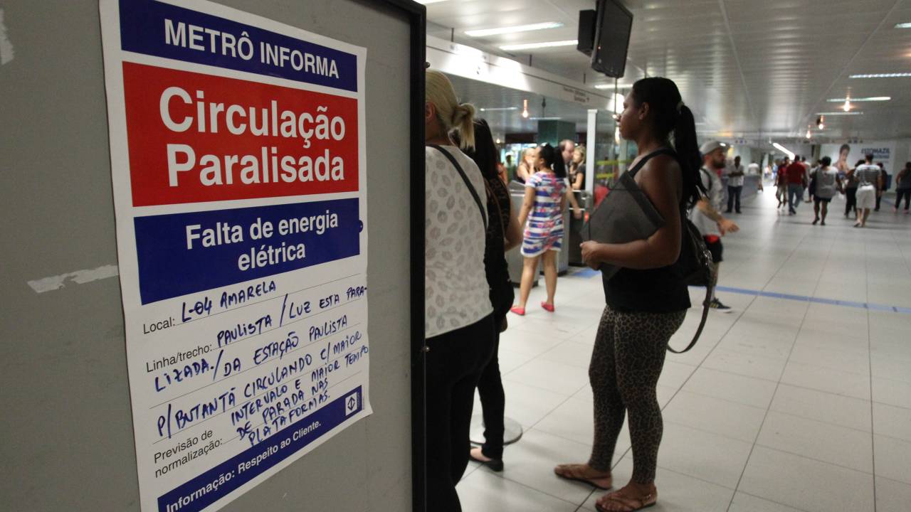 Apagão Paralisação Metrô Estação República