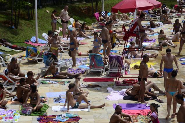	O típico domingo de verão teve lotação máxima no Sesc Belenzinho, na Zona Leste
