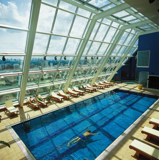 O hotel Hilton Morumbi: piscina no 28º andar