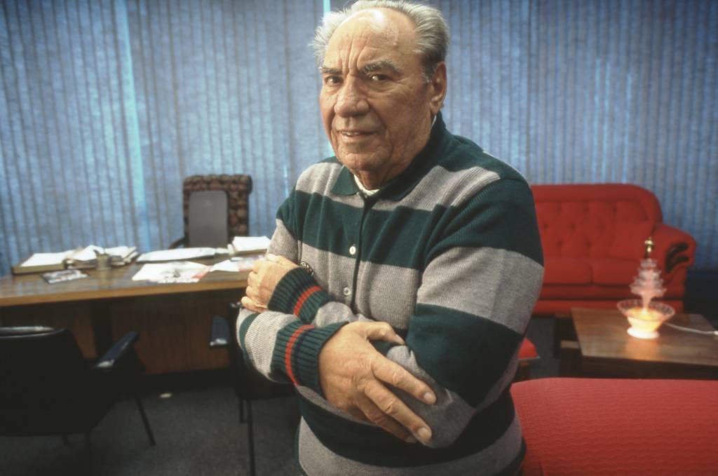 Samuel Klein, presidente da rede de lojas Casas Bahia, em seu escritório