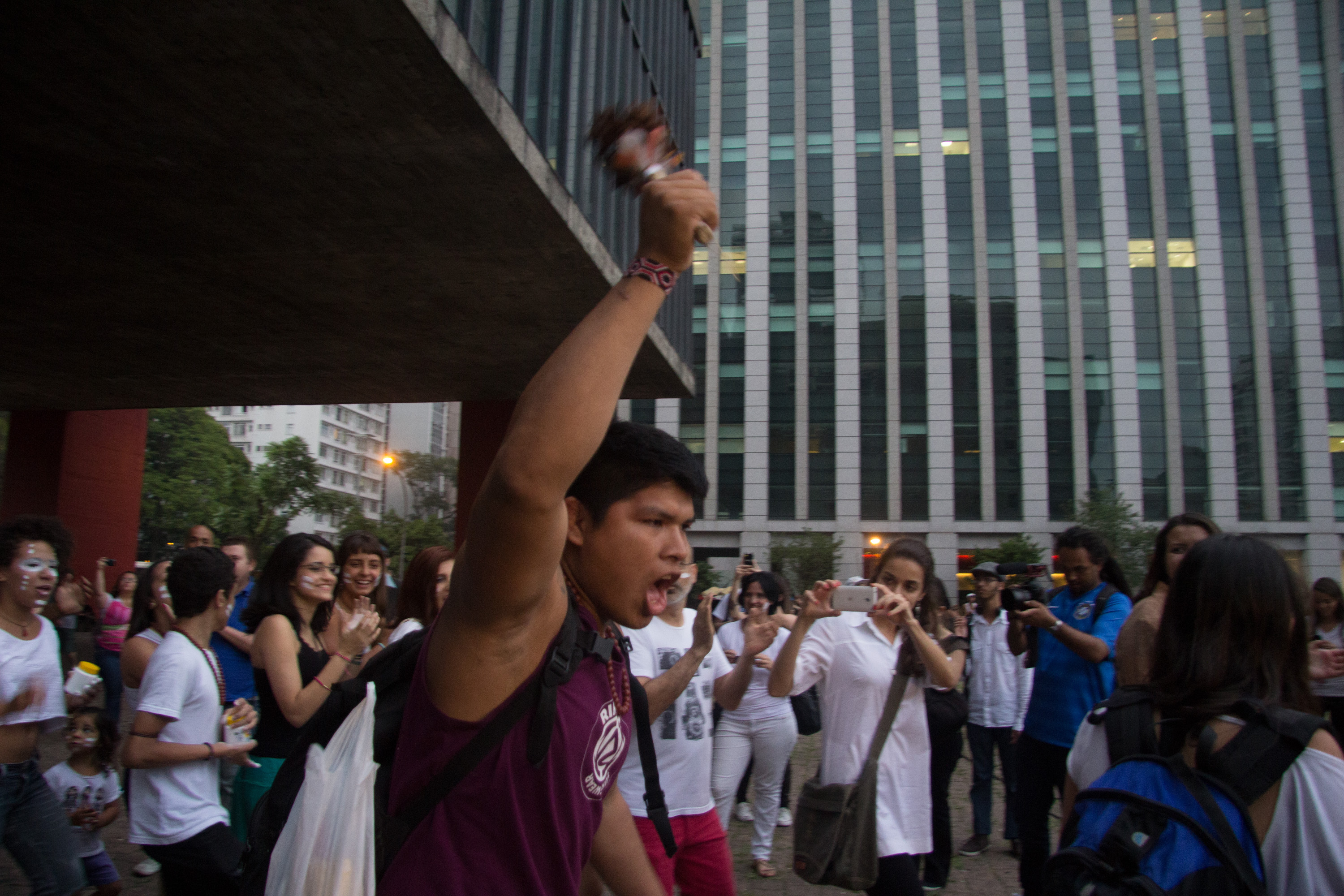 Dança da chuva no Masp