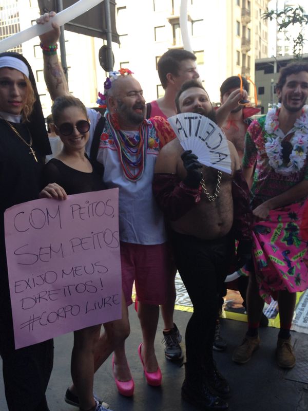 manifestação domingo LGBT 2