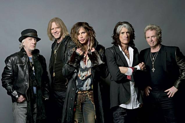 Brad Whitford, Tom Hamilton, Steven Tyler, Joe Perry e Joey Kramer: o Aerosmith