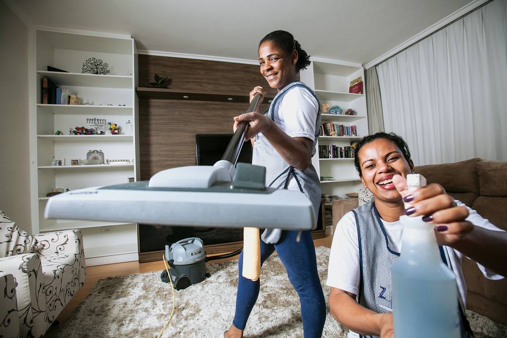 Avaliamos o trabalho de quatro empresas de faxina expressa