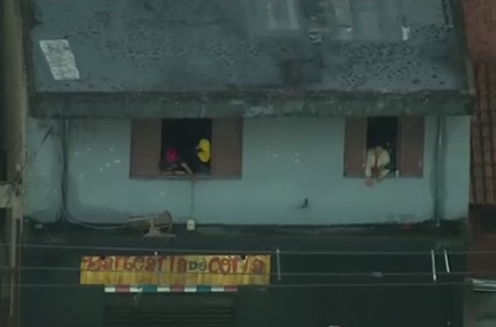 Após assalto, bandidos fazem reféns na zona oeste de SP