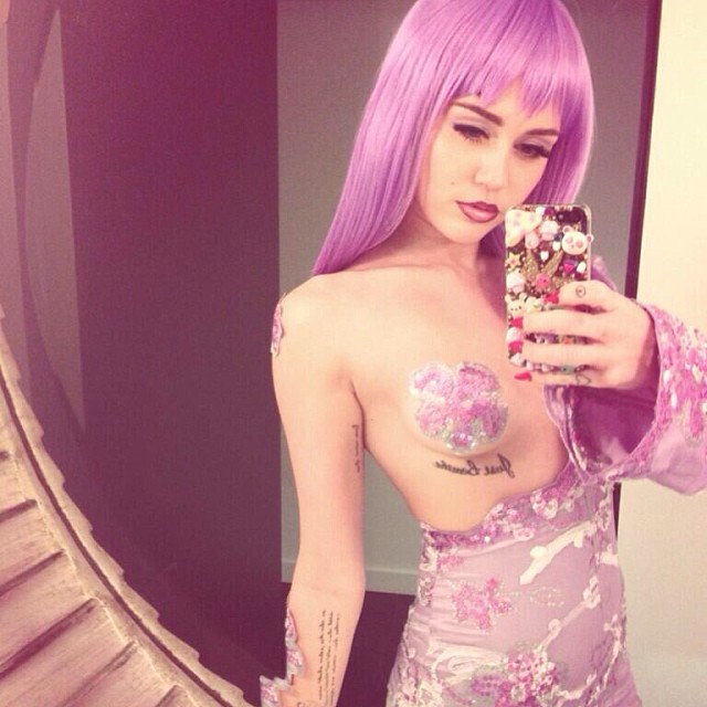 Miley Cyrus - Halloween