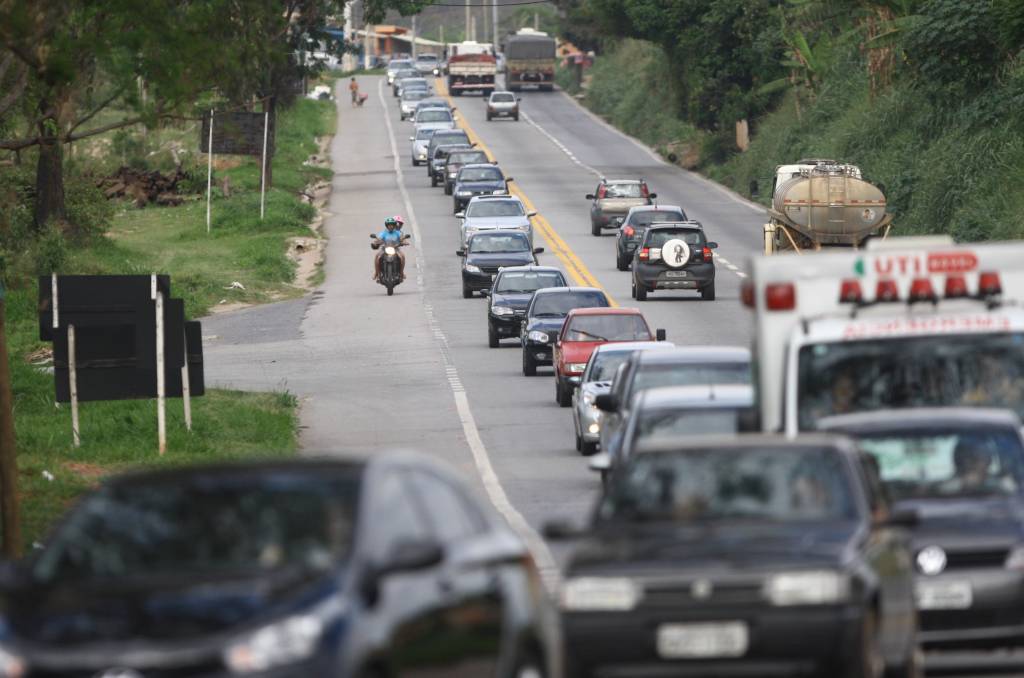 Rodovia Fernão Dias trânsito congestionamento estrada