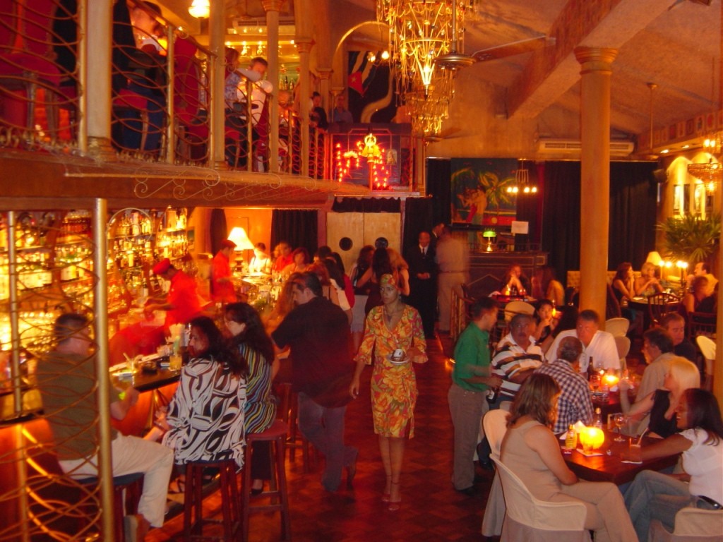 Bares para dançar samba, rock e ritmos latinos