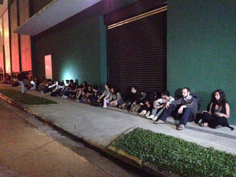 43 detidos pela polícia após final da passeata na Marginal