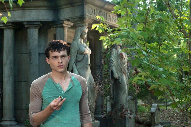 Alden Ehrenreich em 'Dezesseis Luas'