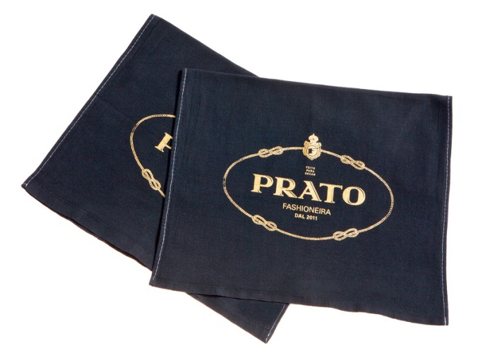 Panos de prato, R$ 33,00 cada um. Coletivo Amor de Madre, Rua Estados Unidos, 2174, Jardim América, tel.: 3061-9044, www.amorart.com.br.