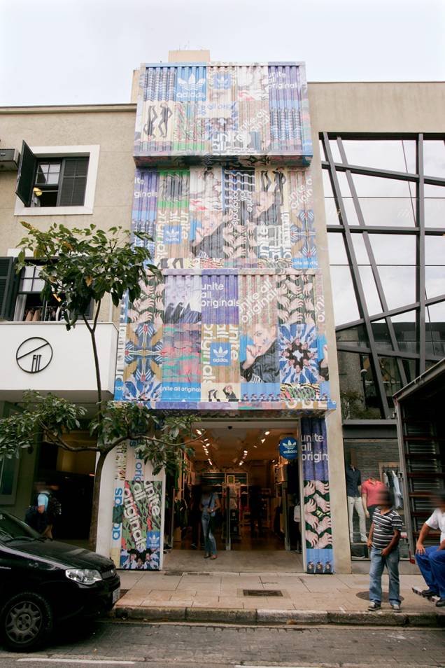 	Rua Oscar Freire: uma fachada, seis logotipos