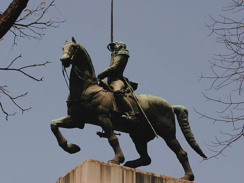 Mistérios 2288 - detalhe da estátua do Duque de Caxias