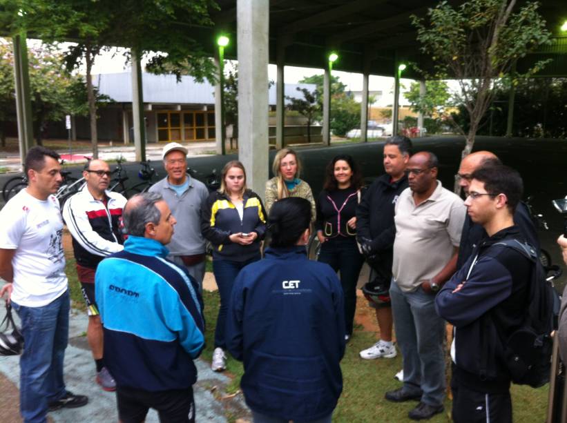 A turma recebe um certificado de conclusão após o curso