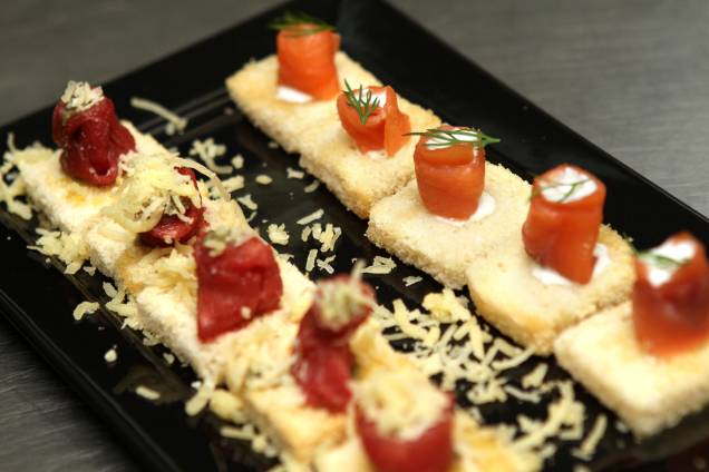 O duo de canapés do HSBC Brasil (R$ 45,00) O duo de canapés do HSBC Brasil (R$ 45,00)